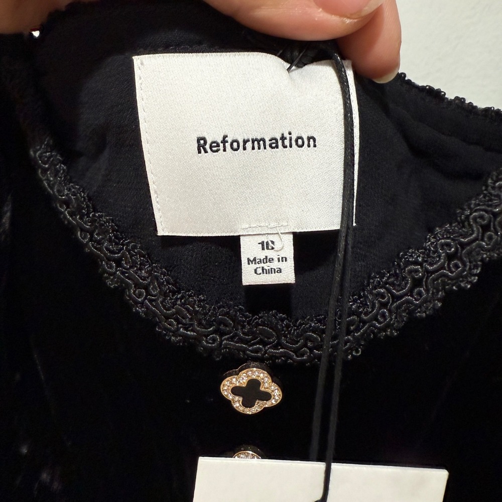 Reformation Minna Black Velvet Tank Top Lace Trim Decorative Button 10 Chic NWT - Picture 3 of 11